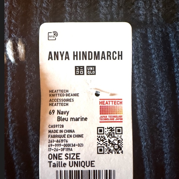 Anya Hindmarch Uniqlo collab navy touch of wool heattech knitted beanie hat NWT - Picture 5 of 10